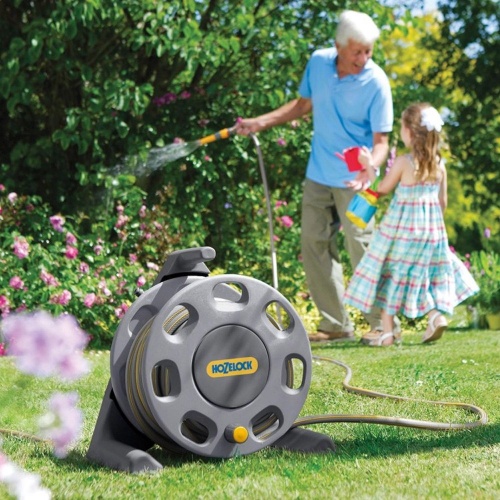 Portable Hose Pipe Reel，Garden Water Hose Reel Butler Garden Hose Reel,  Wall Mounted Hose Reel, with 8- Function Sprayer Nozzle and Hose (Size :  with 50m Hose) : : Patio, Lawn 