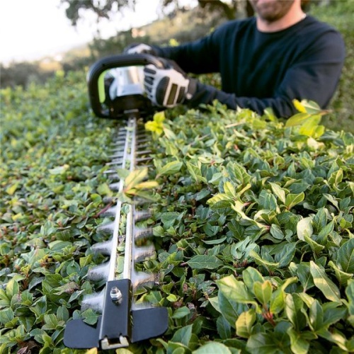 The versatile cleaning system for home and garden - GARDENA