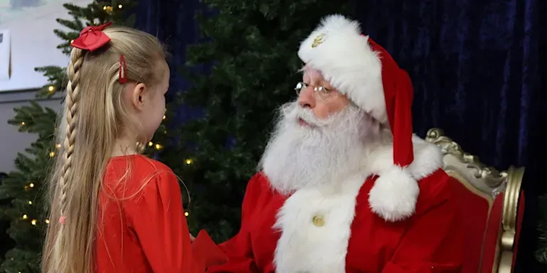 When: Open from Saturday 15th November to Wednesday 24th December 2025
Where: Downtown Garden Centre, Grantham, Lincolnshire, NG32 2AB.
This event is suitable for all ages.
Visit Santa's Grotto, take a behind the scenes tour and discover some of Santa's magical secrets!
Pre-booking is advised.
Tickets cost £14 per child (including booking fee)