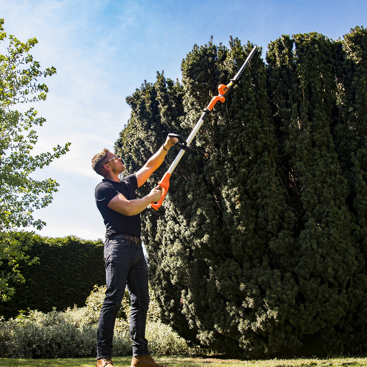 Yard Force - LH C41A - 20V Cordless Pole Hedge Trimmer | Downtown