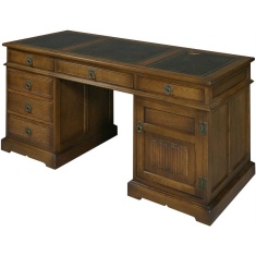 Wood Bros Old Charm Pedestal Desk (Oc2798) Wood Bros Old Charm Pedestal Desk (Oc2798)