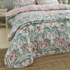 Catherine Lansfield Clarence Floral Bedspread 220x230cm Catherine Lansfield Clarence Floral Bedspread 220x230cm