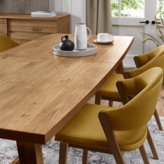 Brandon Rustic Oak 4-6 Seater Extending Dining Table