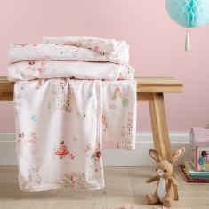 Belle & Boo Fairytale Fleece Throw 150x200cm - Pink Belle & Boo Fairytale Fleece Throw 150x200cm - Pink