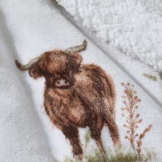 Catherine Lansfield Angus Highland Cow Fleece Throw 130x170cm - Natural Catherine Lansfield Angus Highland Cow Fleece Throw 130x170cm - Natural