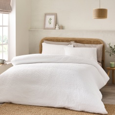 Catherine Lansfield Crinkle Seersucker Duvet Set - White Catherine Lansfield Crinkle Seersucker Duvet Set - White