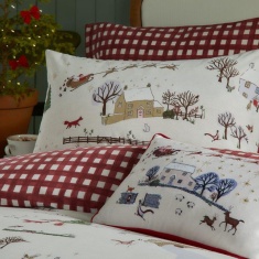 Furn Cotswold Christmas Duvet Set - Cream/Burgundy Furn Cotswold Christmas Duvet Set - Cream/Burgundy