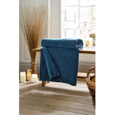 Deyongs Snuggle Touch Throw 140x180cm - Navy Deyongs Snuggle Touch Throw 140x180cm - Navy