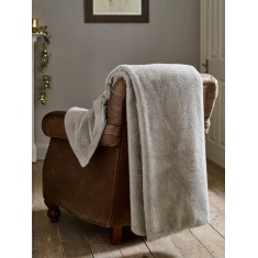 Deyongs Ashford Throw 130x180cm - Ivory Deyongs Ashford Throw 130x180cm - Ivory