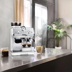 Delonghi EC9155.WH La Specialista Arte Bean To Cup Manual Coffee Machine - White Delonghi EC9155.WH La Specialista Arte Bean To Cup Manual Coffee Machine - White