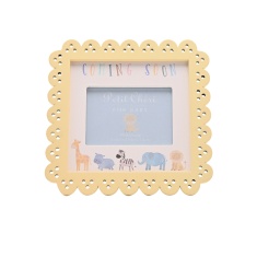 Petit Cheri Scallop Frame 4 X 3 - Coming Soon Petit Cheri Scallop Frame 4 X 3 - Coming Soon