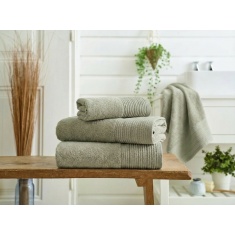 Deyongs Avelon Cotton Towel - Green Deyongs Avelon Cotton Towel - Green