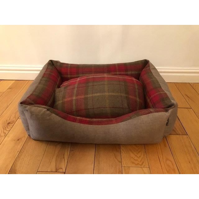 K9 Monmouth Dog Settee Fully Zipped - 30 x 24cm