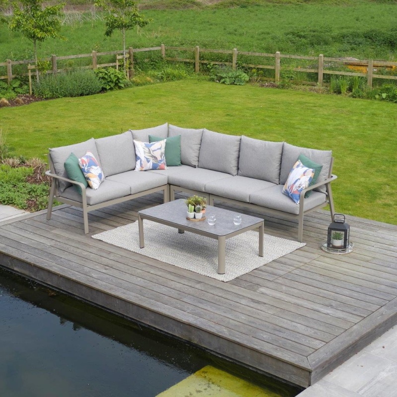 LG Outdoor Capri Modular Set with Lounge Chair In Platinum