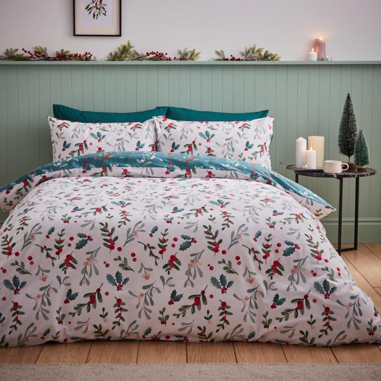 Catherine Lansfield Brushed Christmas Holly & Mistletoe Duvet Set